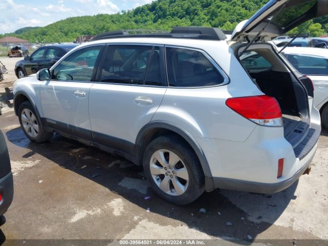 Photo 2 VIN: 4S4BRBKC6B3447687 - SUBARU OUTBACK 