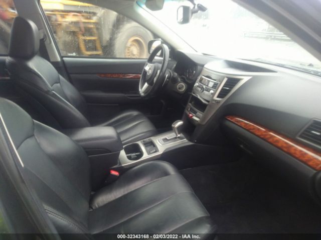 Photo 4 VIN: 4S4BRBKC7B3343113 - SUBARU OUTBACK 