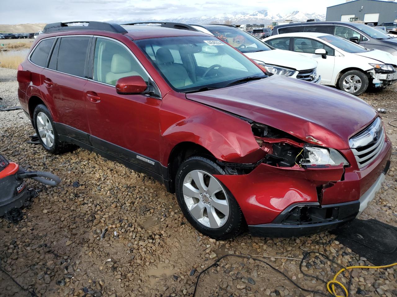 Photo 3 VIN: 4S4BRBKC8B3327826 - SUBARU OUTBACK 