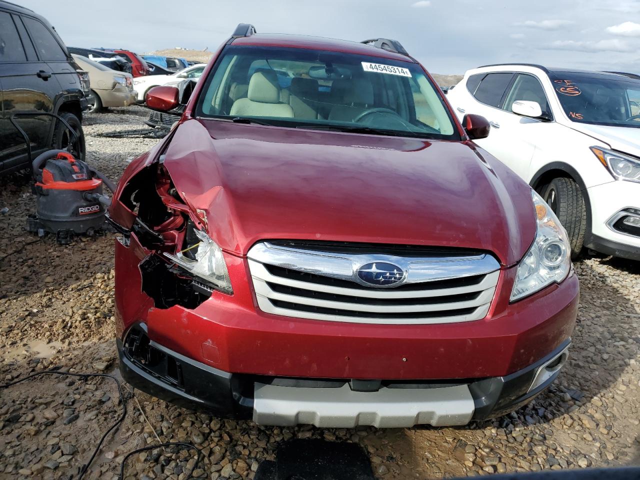 Photo 4 VIN: 4S4BRBKC8B3327826 - SUBARU OUTBACK 