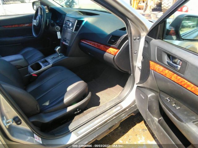 Photo 4 VIN: 4S4BRBKC9B3415090 - SUBARU OUTBACK 