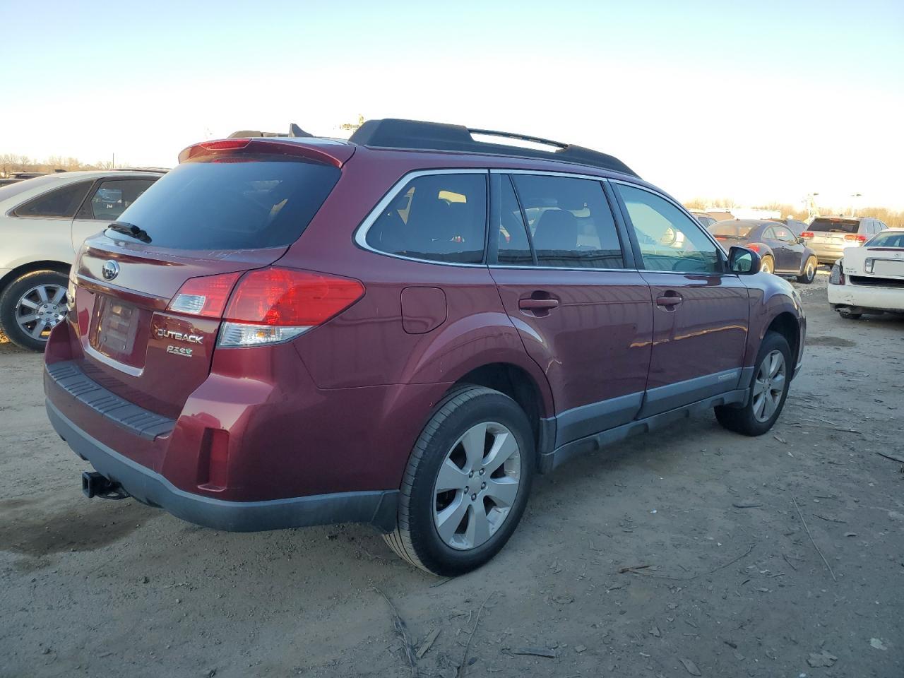 Photo 2 VIN: 4S4BRBKCXB3366854 - SUBARU OUTBACK 