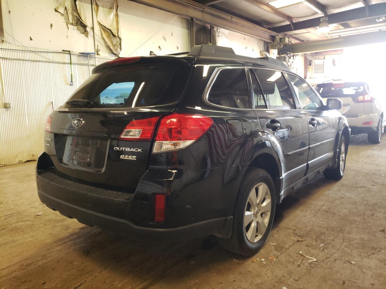 Photo 3 VIN: 4S4BRBKCXC3248806 - SUBARU OUTBACK 