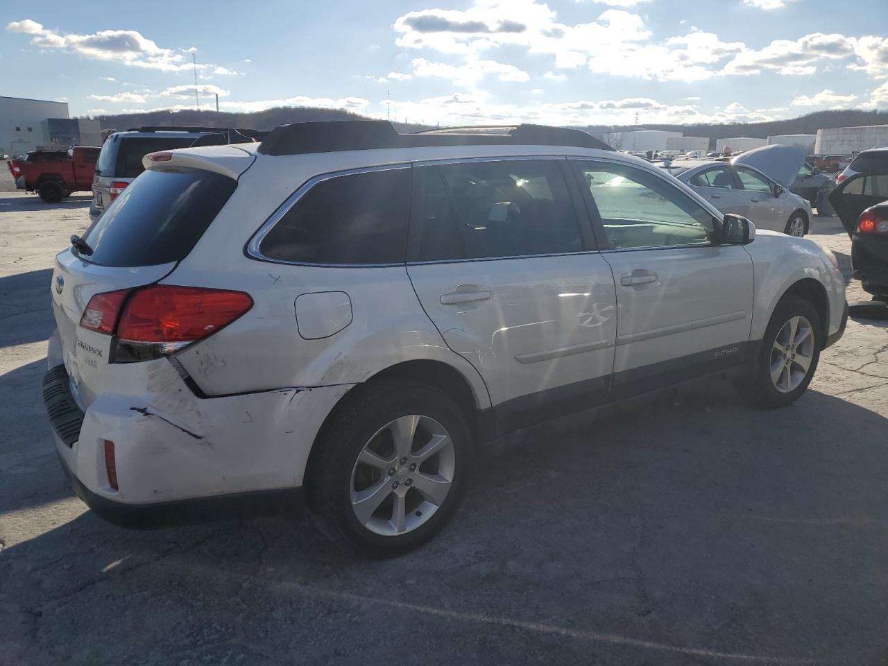 Photo 2 VIN: 4S4BRBLC0E3202869 - SUBARU OUTBACK 