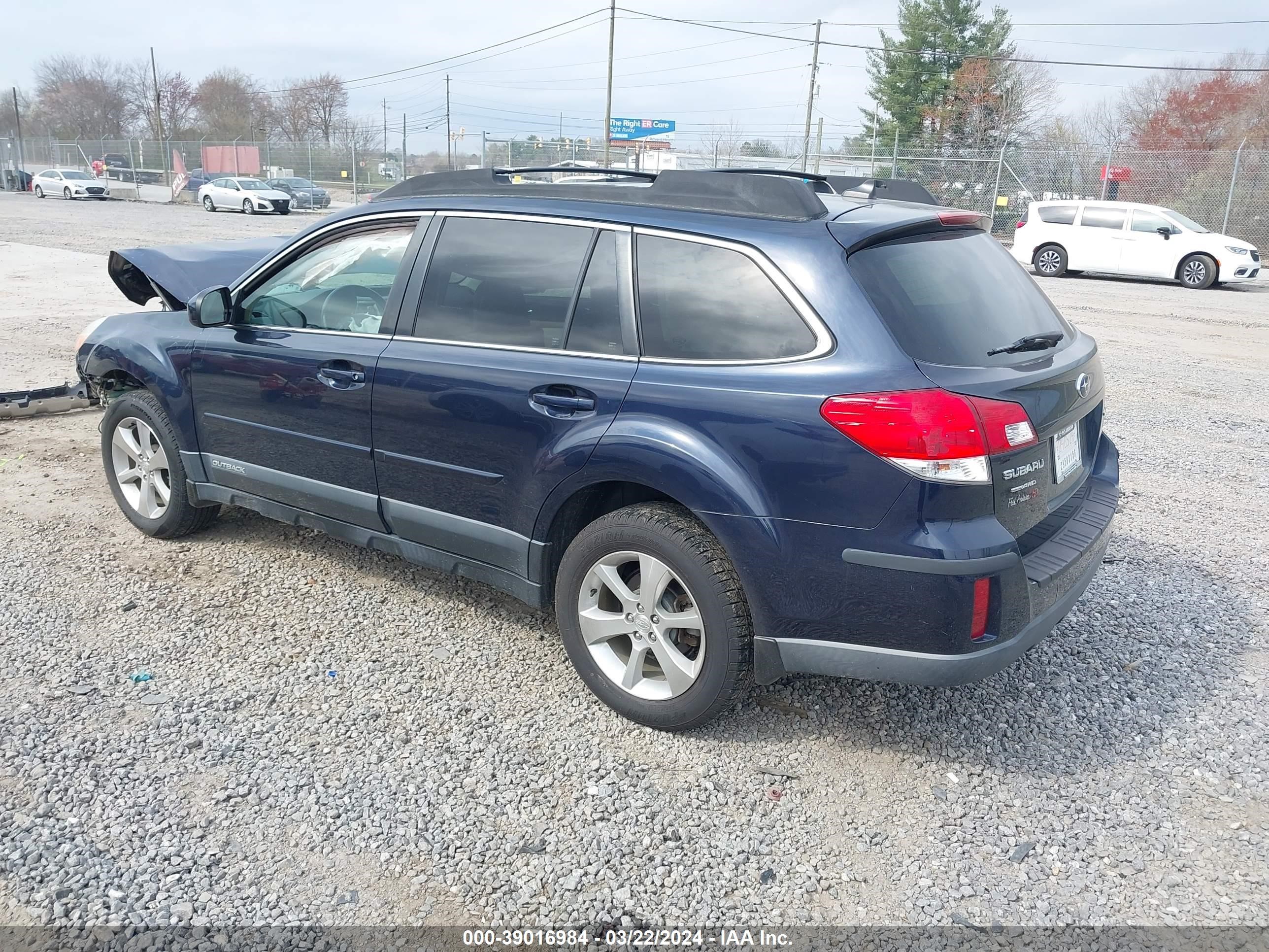 Photo 2 VIN: 4S4BRBLC1E3279637 - SUBARU OUTBACK 