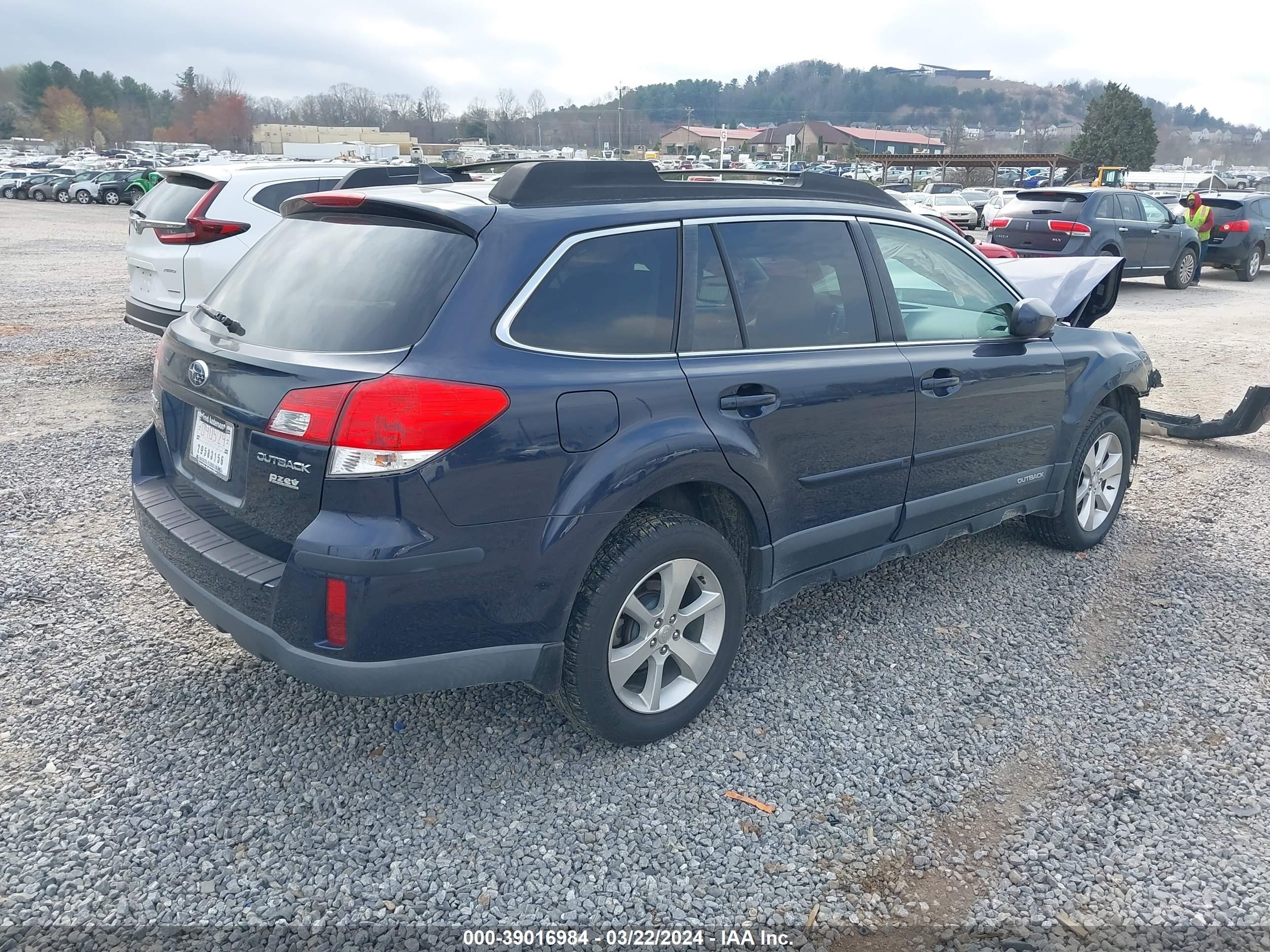 Photo 3 VIN: 4S4BRBLC1E3279637 - SUBARU OUTBACK 