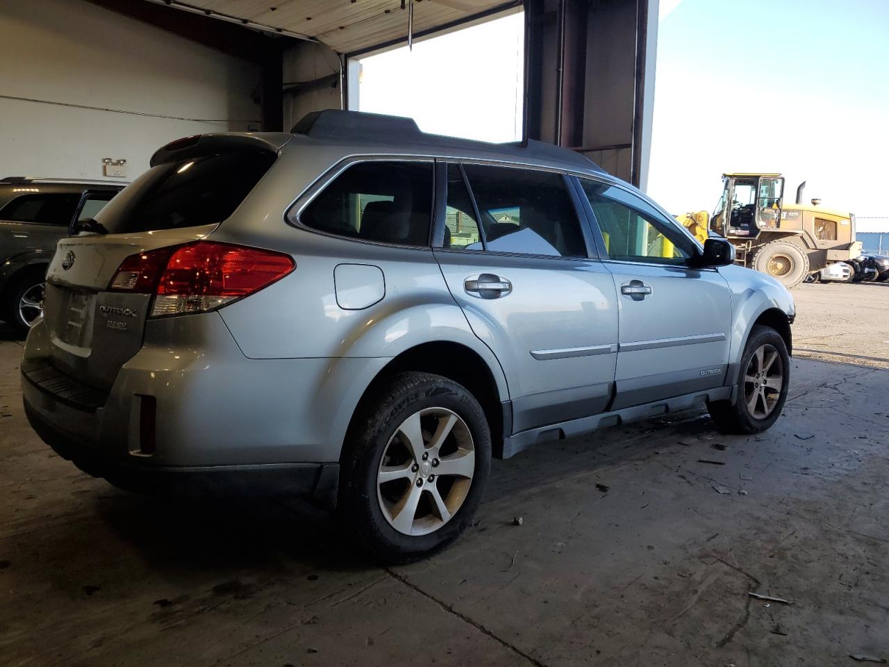 Photo 2 VIN: 4S4BRBLC2E3314539 - SUBARU OUTBACK 