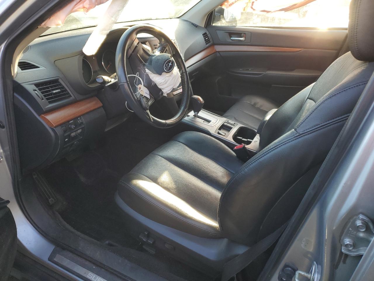 Photo 6 VIN: 4S4BRBLC2E3328389 - SUBARU OUTBACK 