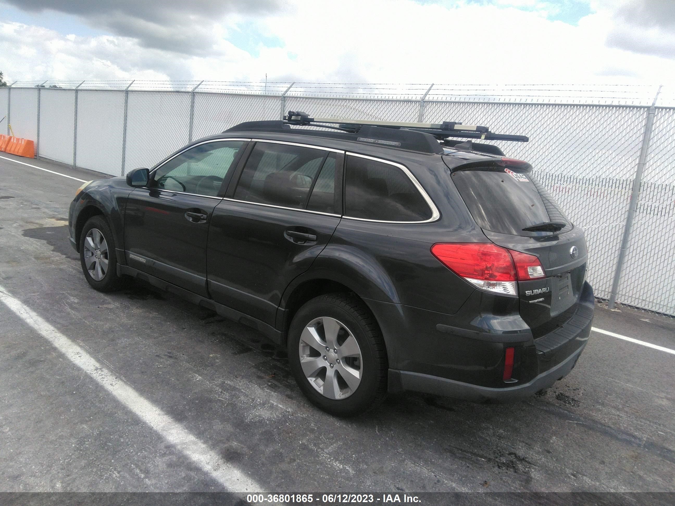 Photo 2 VIN: 4S4BRBLC4B3371711 - SUBARU OUTBACK 