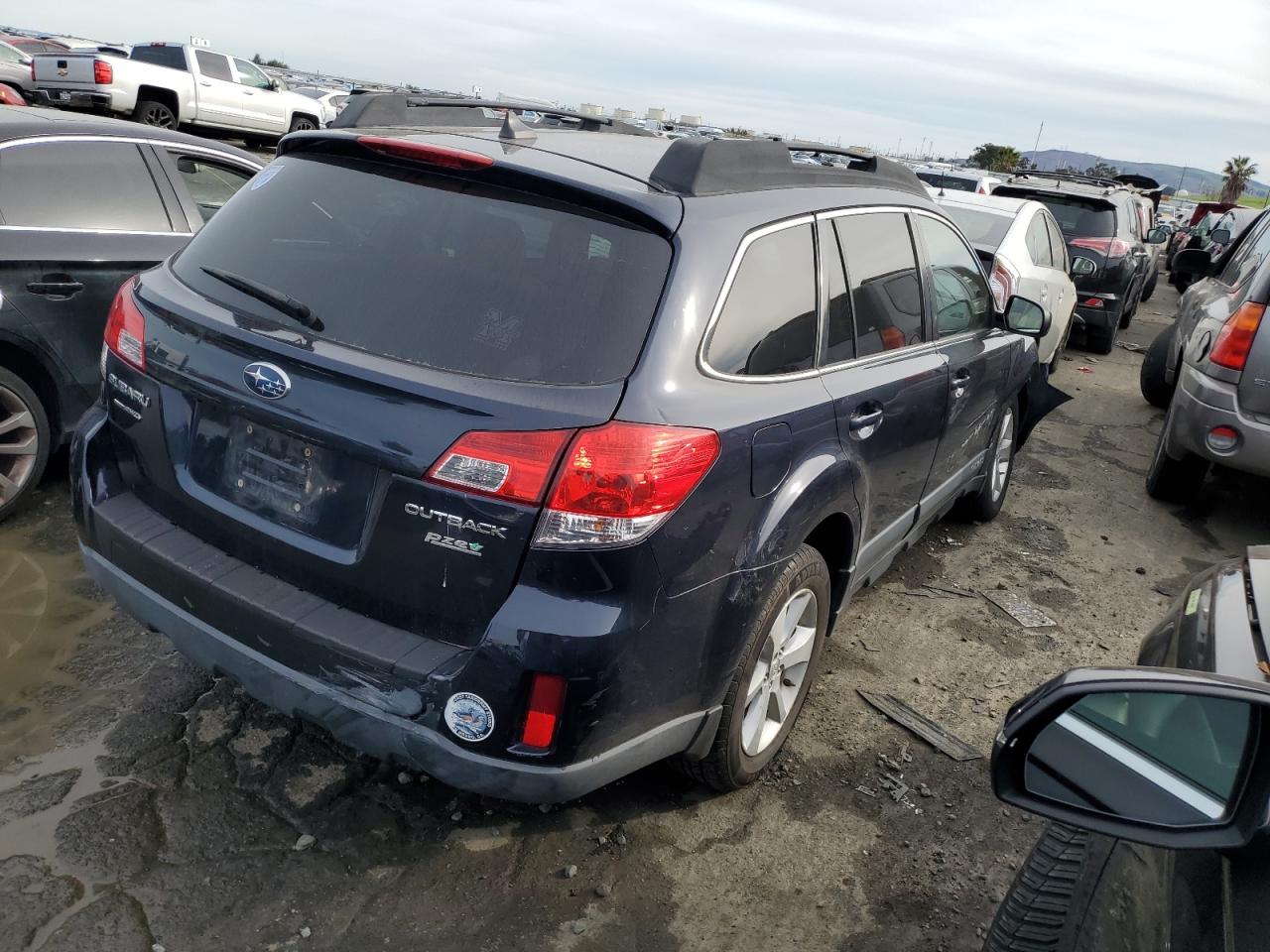 Photo 2 VIN: 4S4BRBLC8D3323096 - SUBARU OUTBACK 