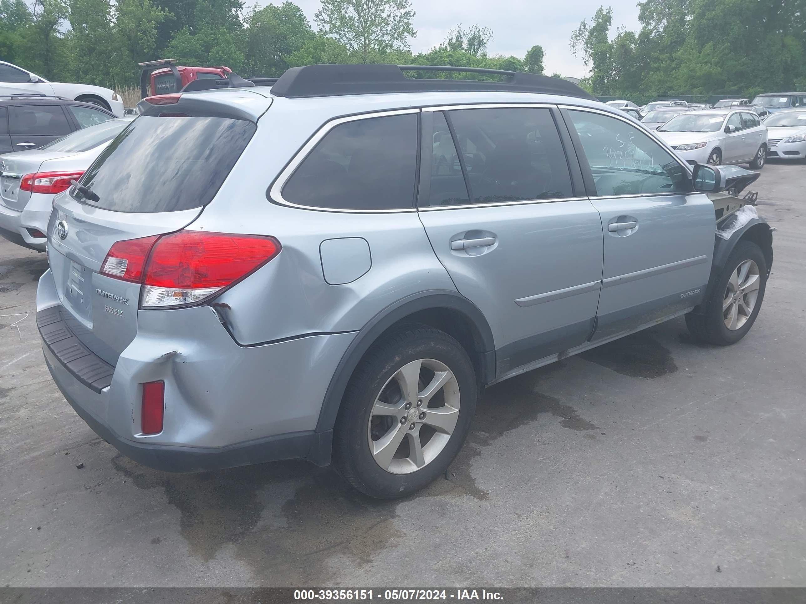 Photo 3 VIN: 4S4BRBMC0E3224126 - SUBARU OUTBACK 