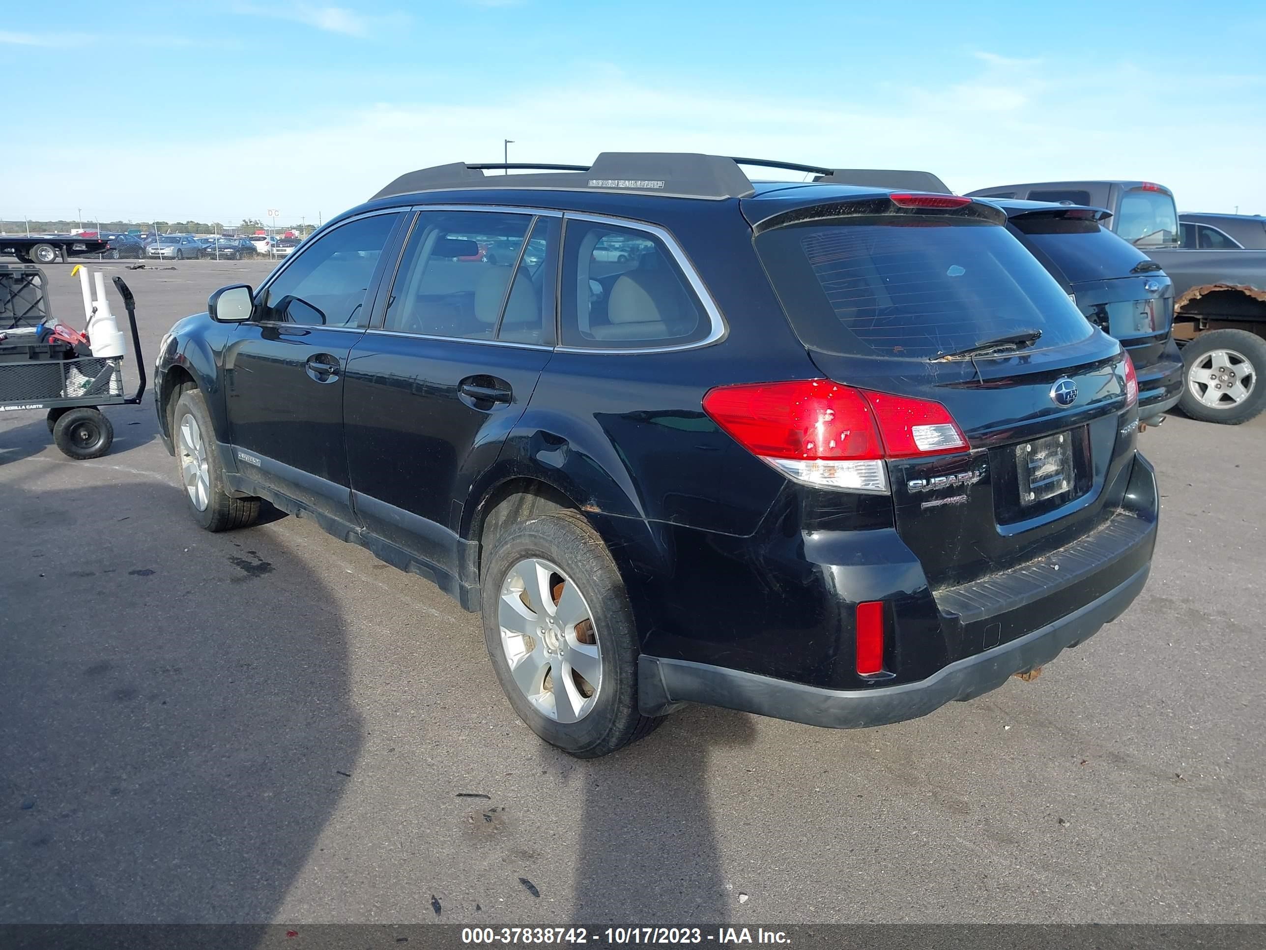 Photo 2 VIN: 4S4BRCAC0C3287430 - SUBARU OUTBACK 