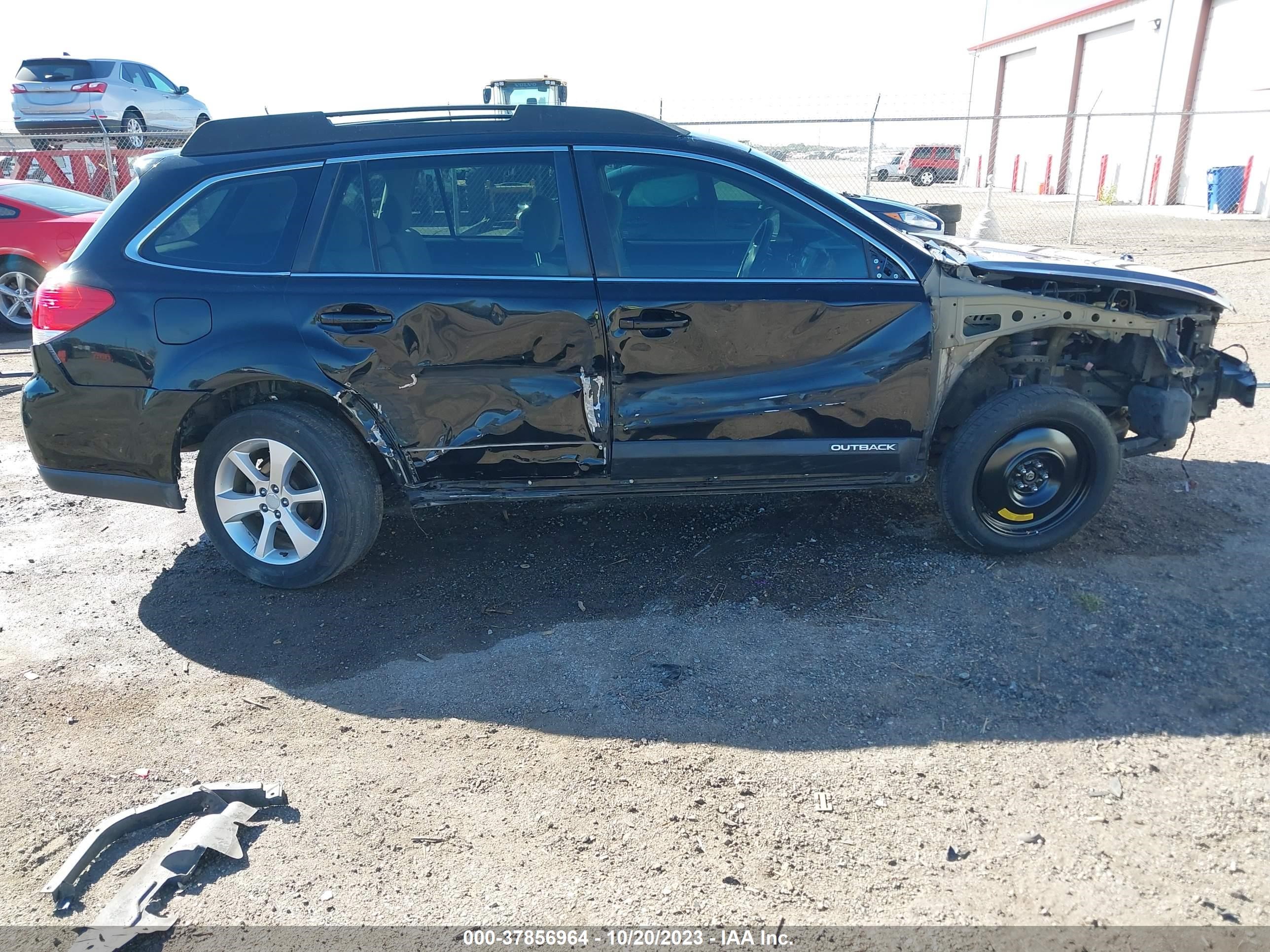 Photo 13 VIN: 4S4BRCAC4E3202138 - SUBARU OUTBACK 