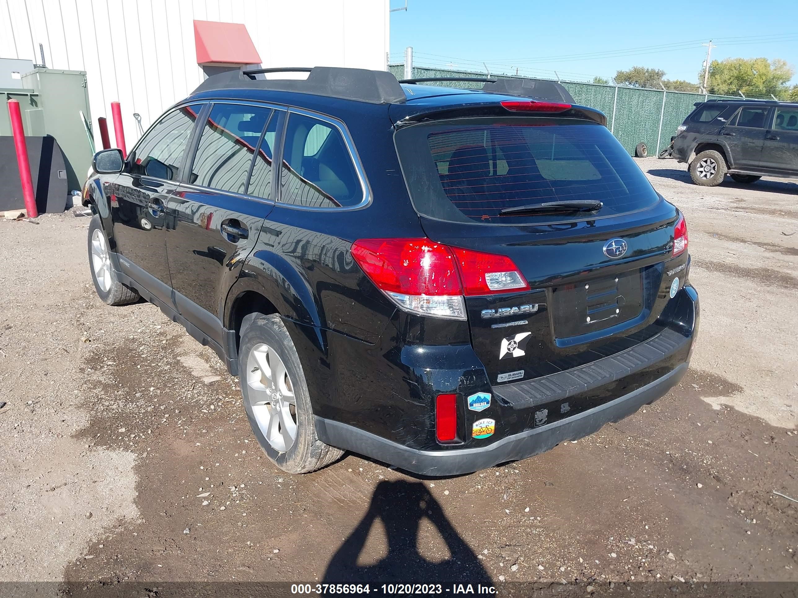 Photo 2 VIN: 4S4BRCAC4E3202138 - SUBARU OUTBACK 