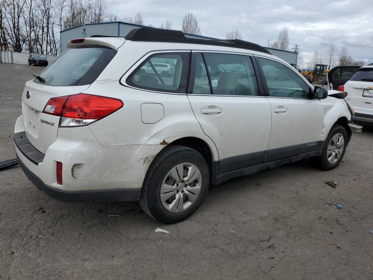 Photo 2 VIN: 4S4BRCAC7D3264146 - SUBARU OUTBACK 