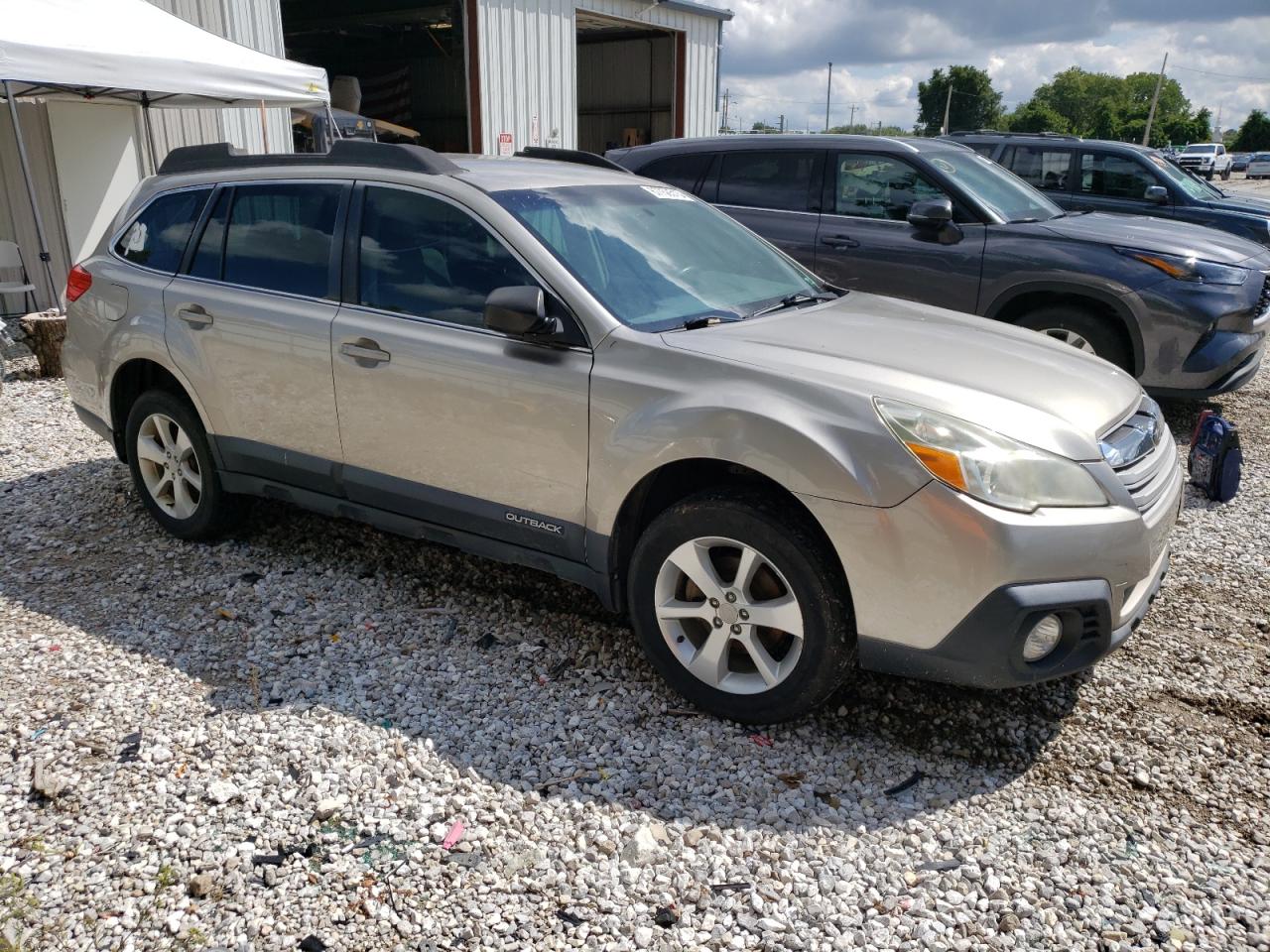 Photo 3 VIN: 4S4BRCACXE3262862 - SUBARU OUTBACK 