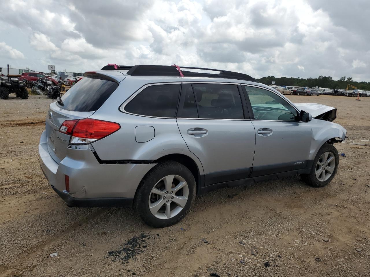 Photo 2 VIN: 4S4BRCBC8D3201300 - SUBARU OUTBACK 