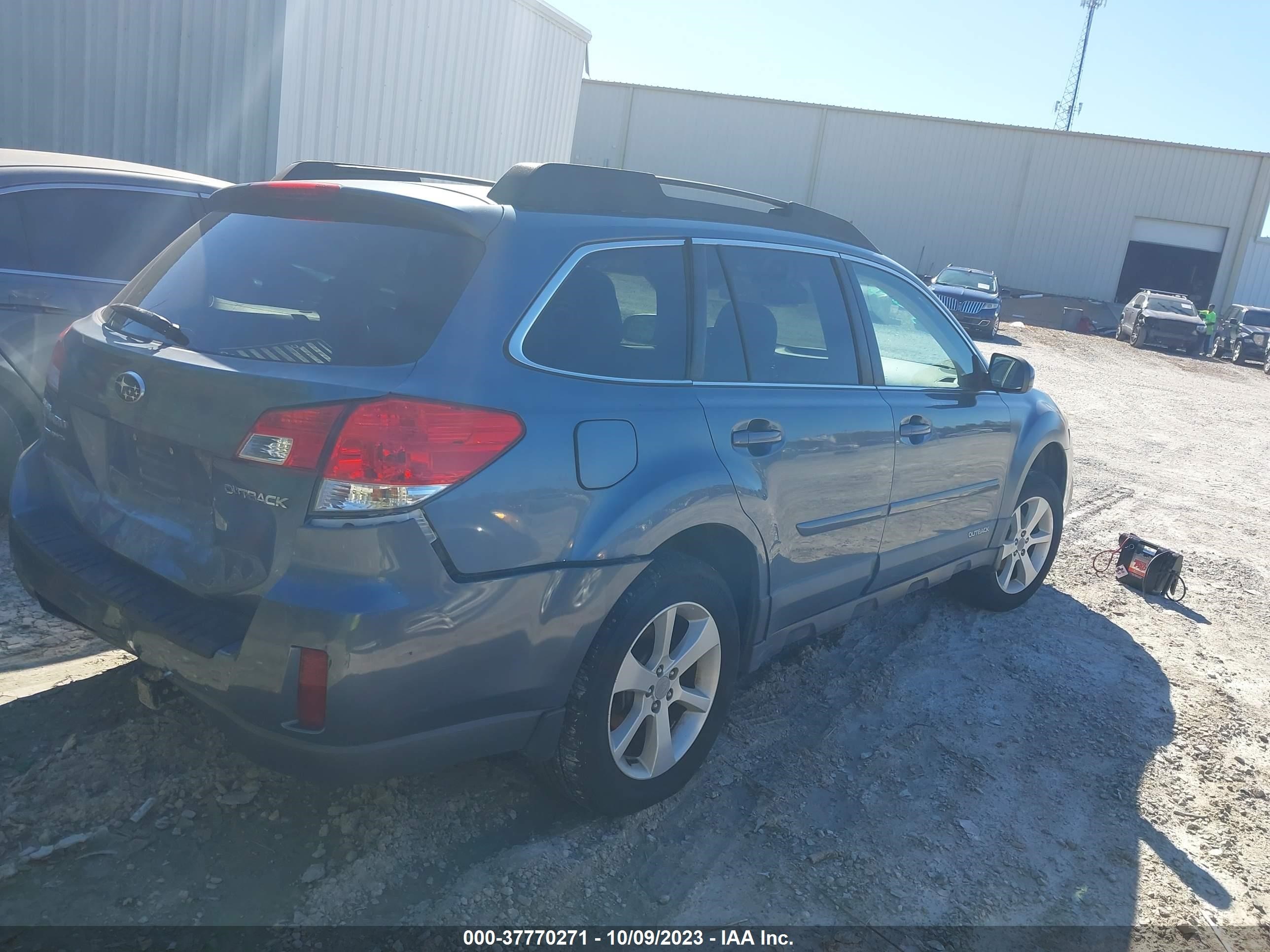 Photo 3 VIN: 4S4BRCBC8D3307584 - SUBARU OUTBACK 