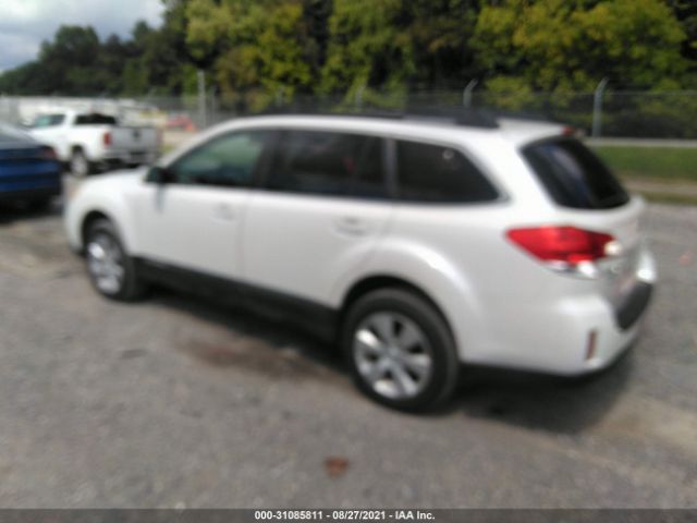 Photo 2 VIN: 4S4BRCCC0B3323452 - SUBARU OUTBACK 