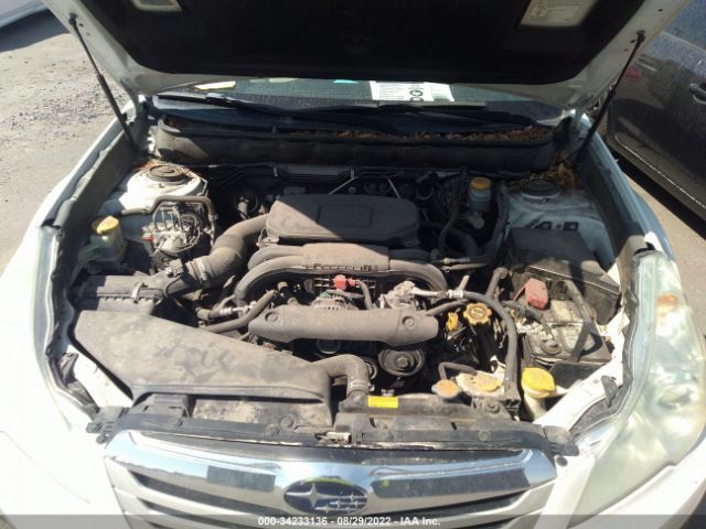 Photo 9 VIN: 4S4BRCCC2A3317795 - SUBARU OUTBACK 