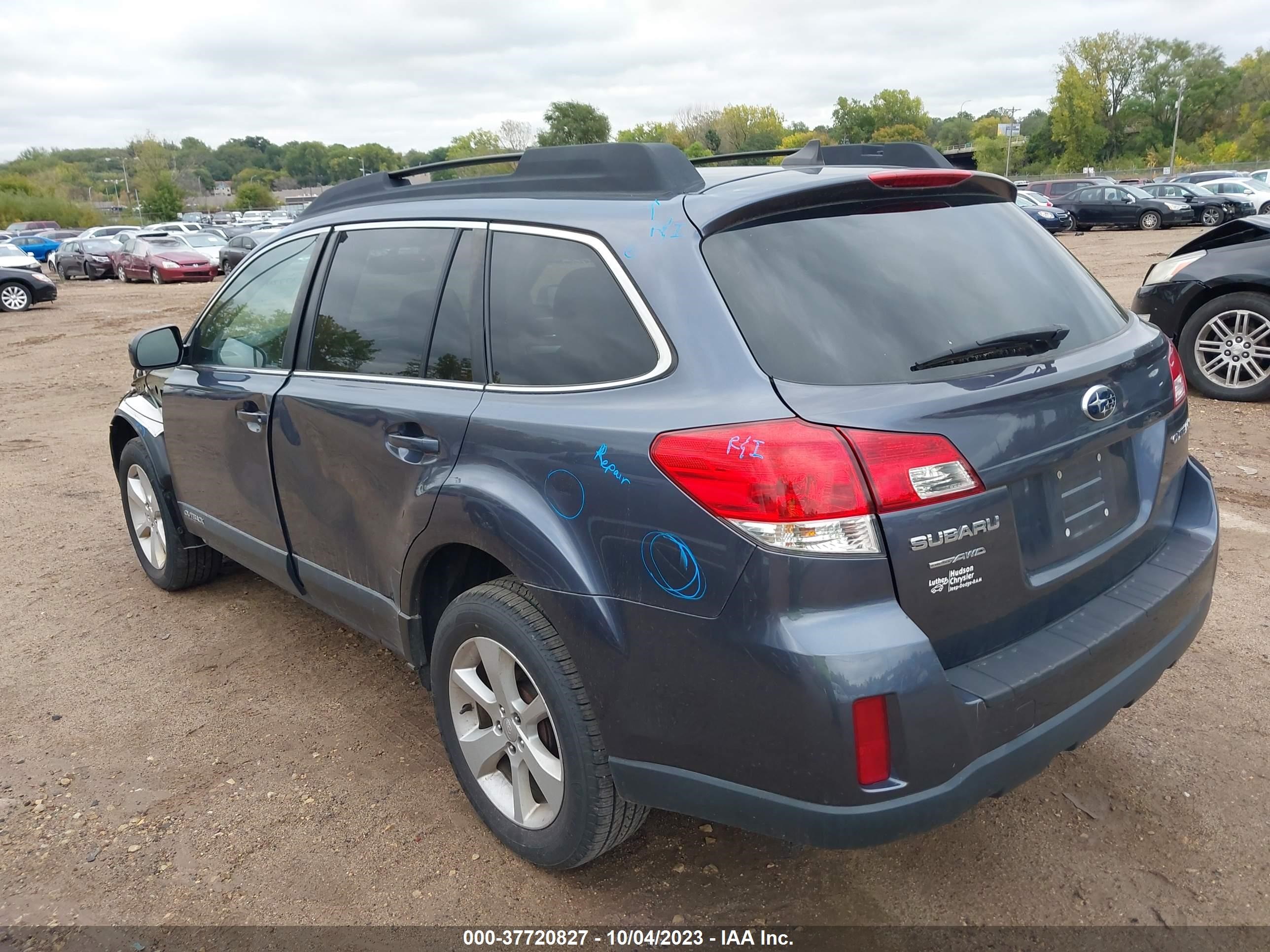 Photo 2 VIN: 4S4BRCCC6E3232027 - SUBARU OUTBACK 