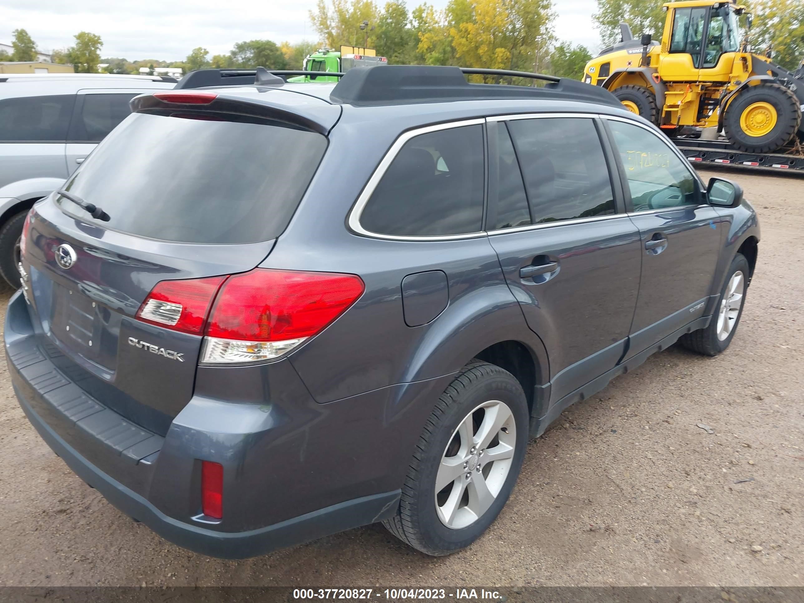 Photo 3 VIN: 4S4BRCCC6E3232027 - SUBARU OUTBACK 