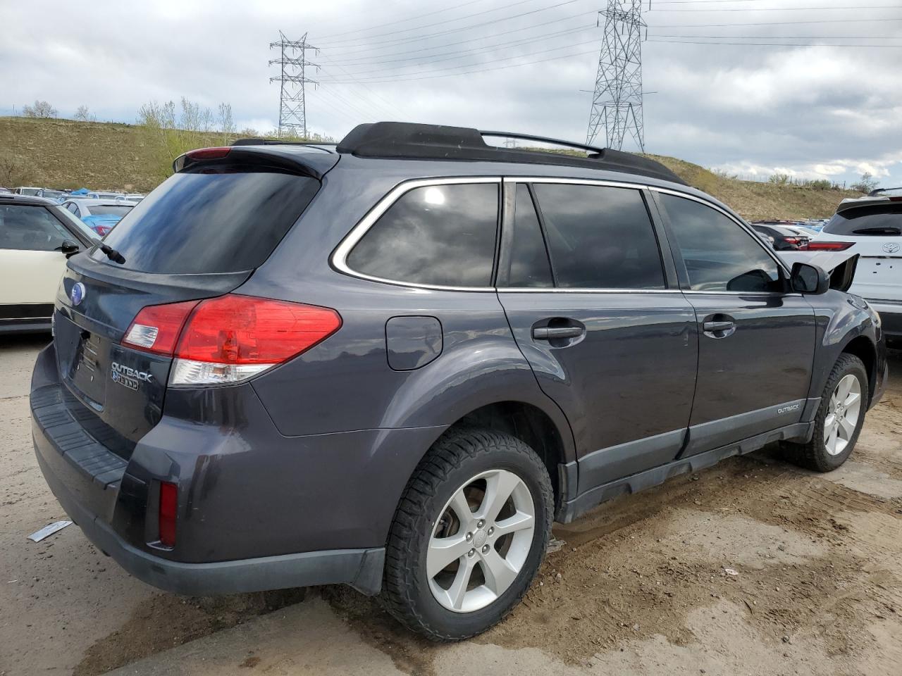 Photo 2 VIN: 4S4BRCCC7D1224528 - SUBARU OUTBACK 