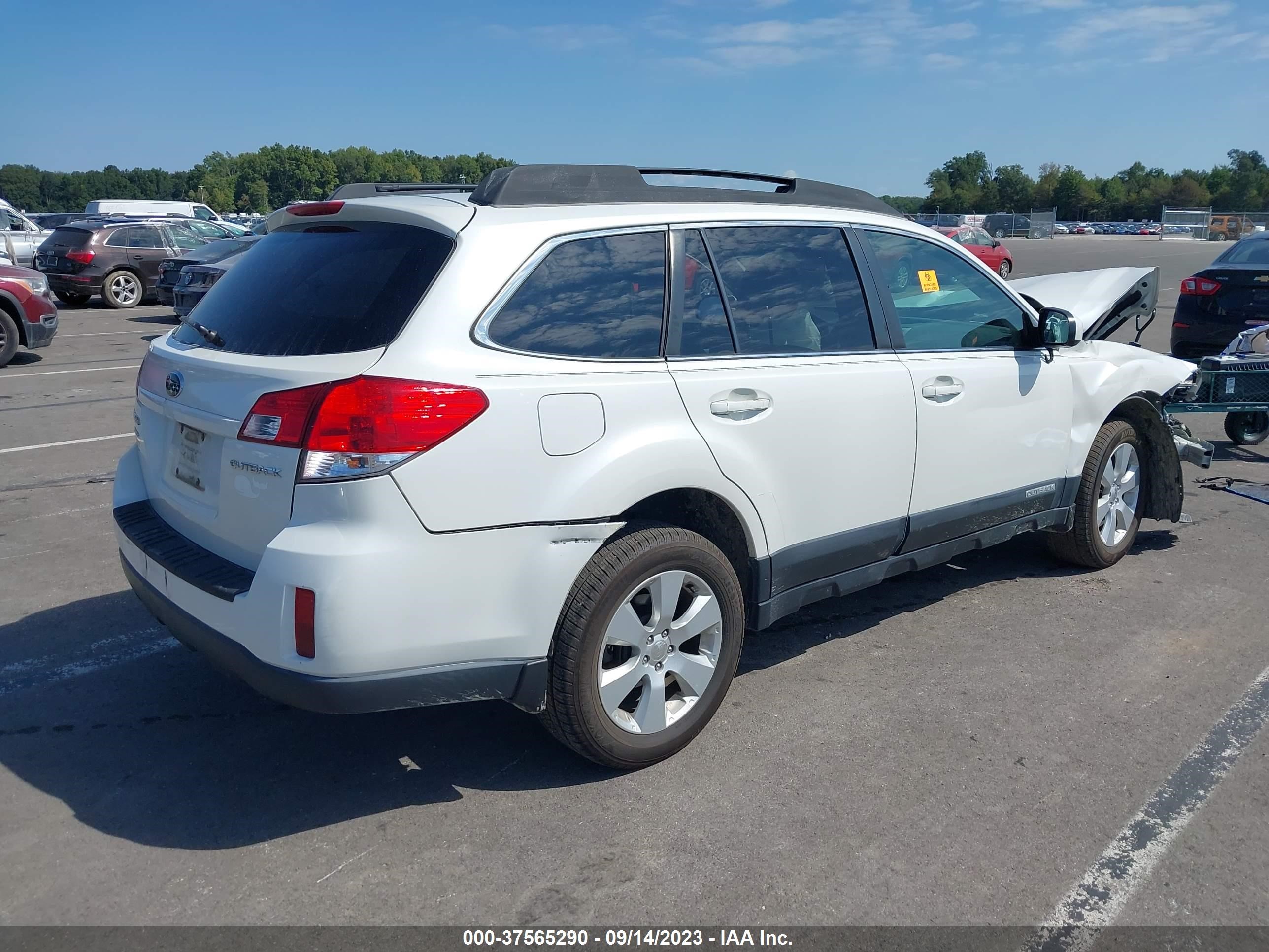 Photo 3 VIN: 4S4BRCCC8A3338165 - SUBARU OUTBACK 