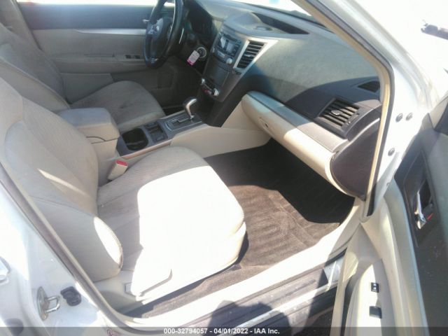 Photo 4 VIN: 4S4BRCGC2C3261242 - SUBARU OUTBACK 