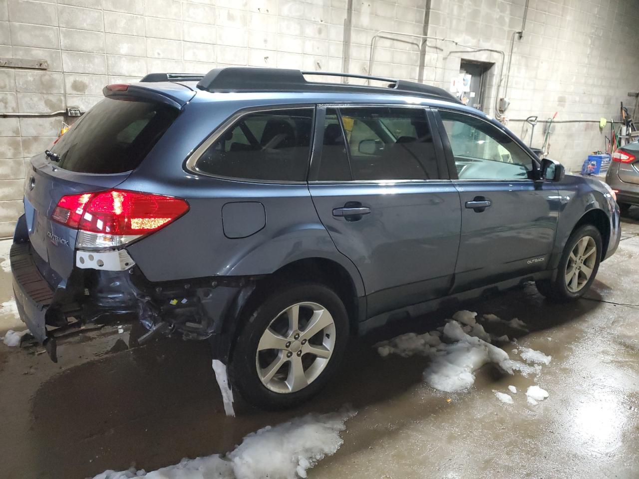 Photo 2 VIN: 4S4BRCGC6D3285903 - SUBARU OUTBACK 