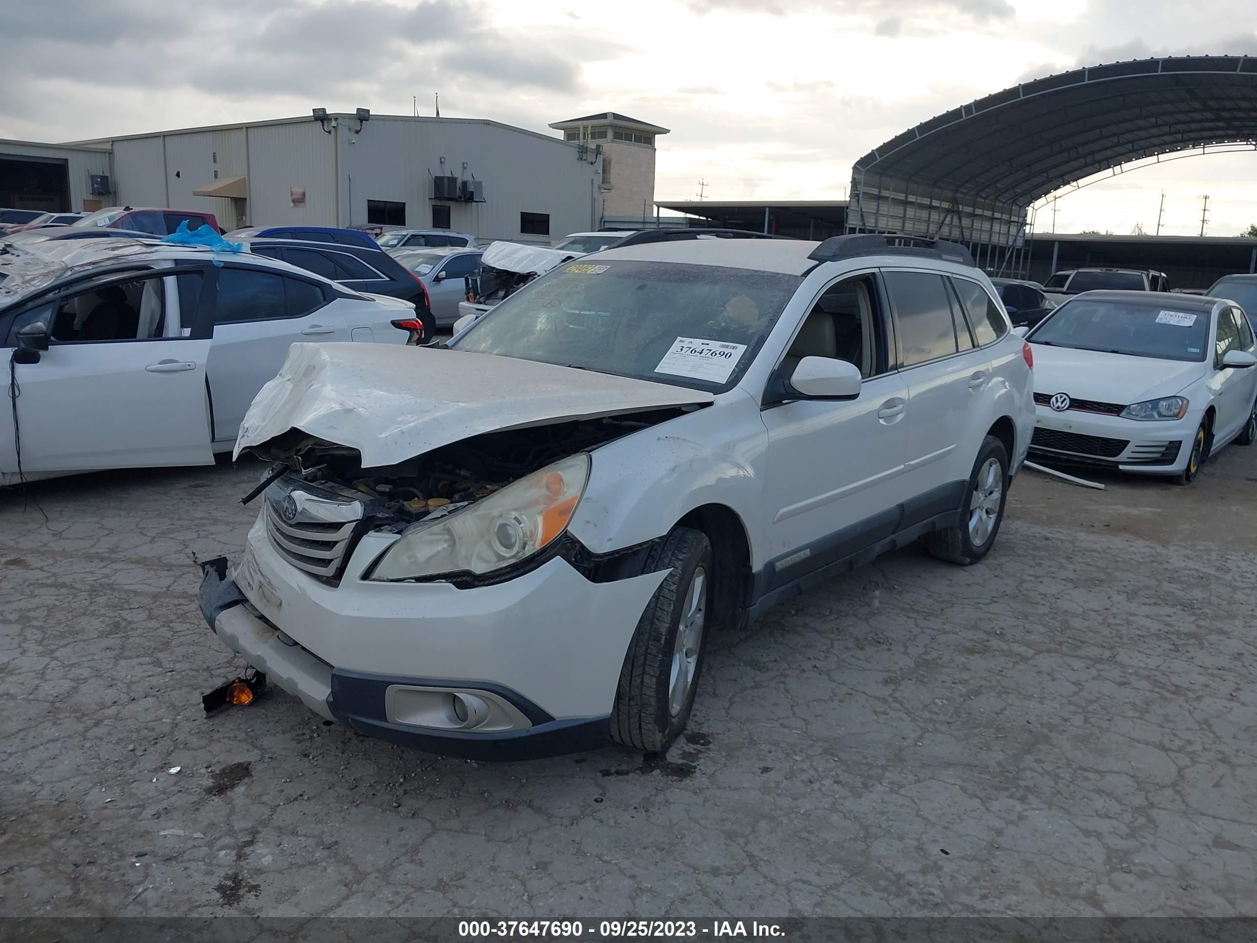 Photo 1 VIN: 4S4BRCJC0B3405295 - SUBARU OUTBACK 