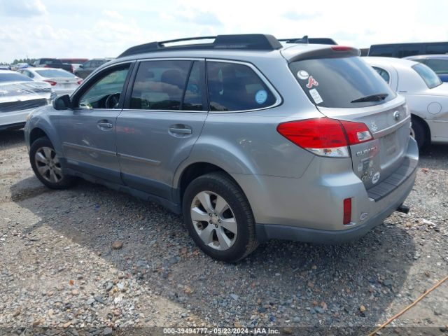 Photo 2 VIN: 4S4BRCKC0B3352144 - SUBARU OUTBACK 