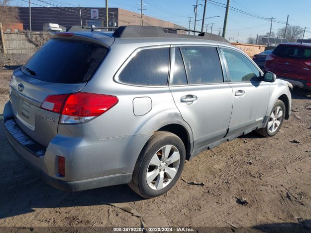 Photo 3 VIN: 4S4BRCKC0B3370711 - SUBARU OUTBACK 