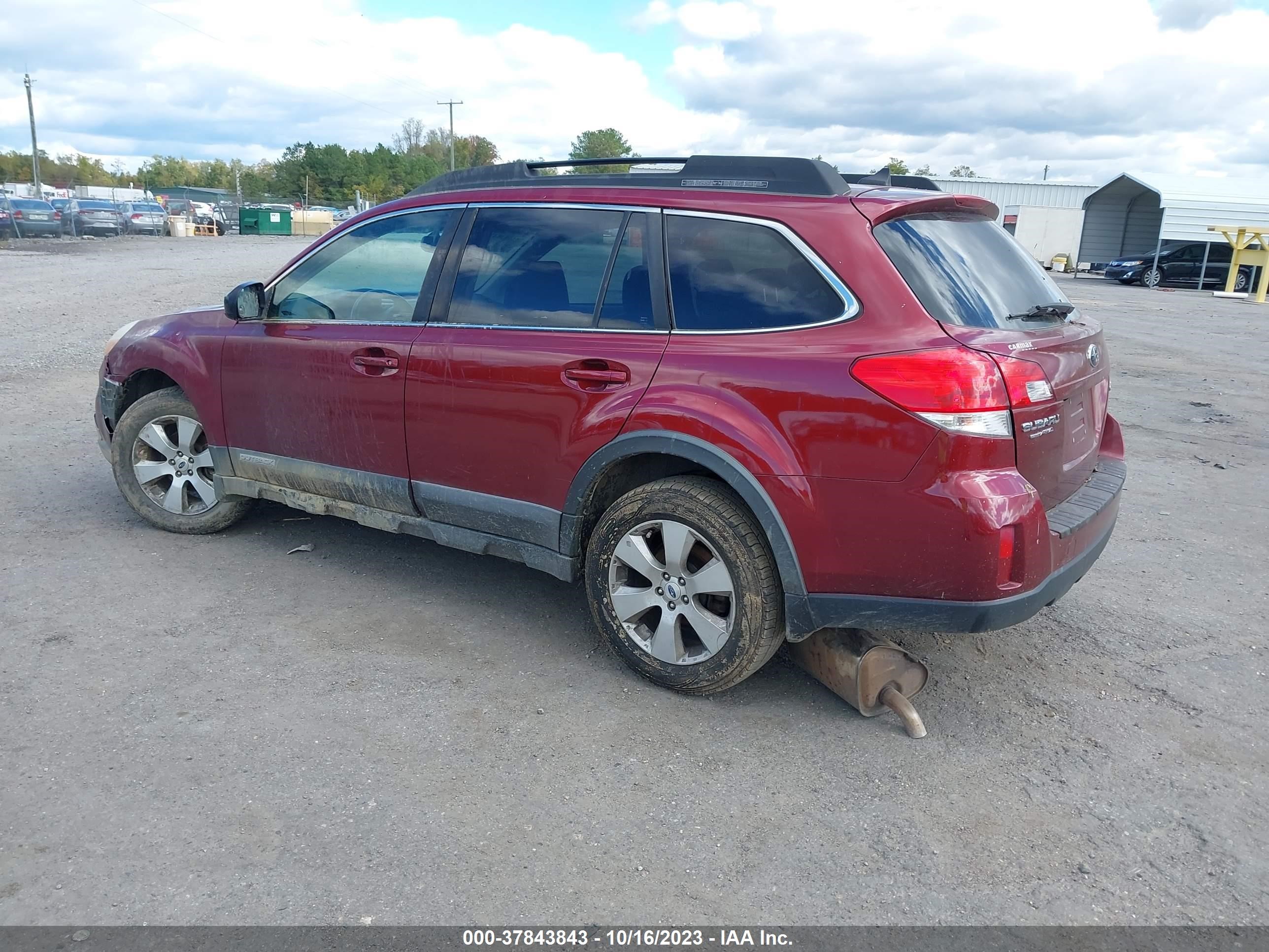 Photo 2 VIN: 4S4BRCKC4C3255983 - SUBARU OUTBACK 