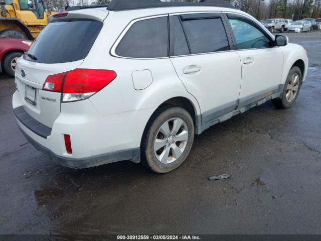 Photo 3 VIN: 4S4BRCKC8A3355629 - SUBARU OUTBACK 