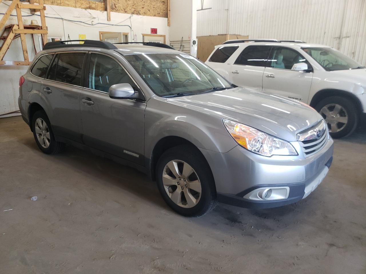 Photo 3 VIN: 4S4BRCKC8A3359583 - SUBARU OUTBACK 