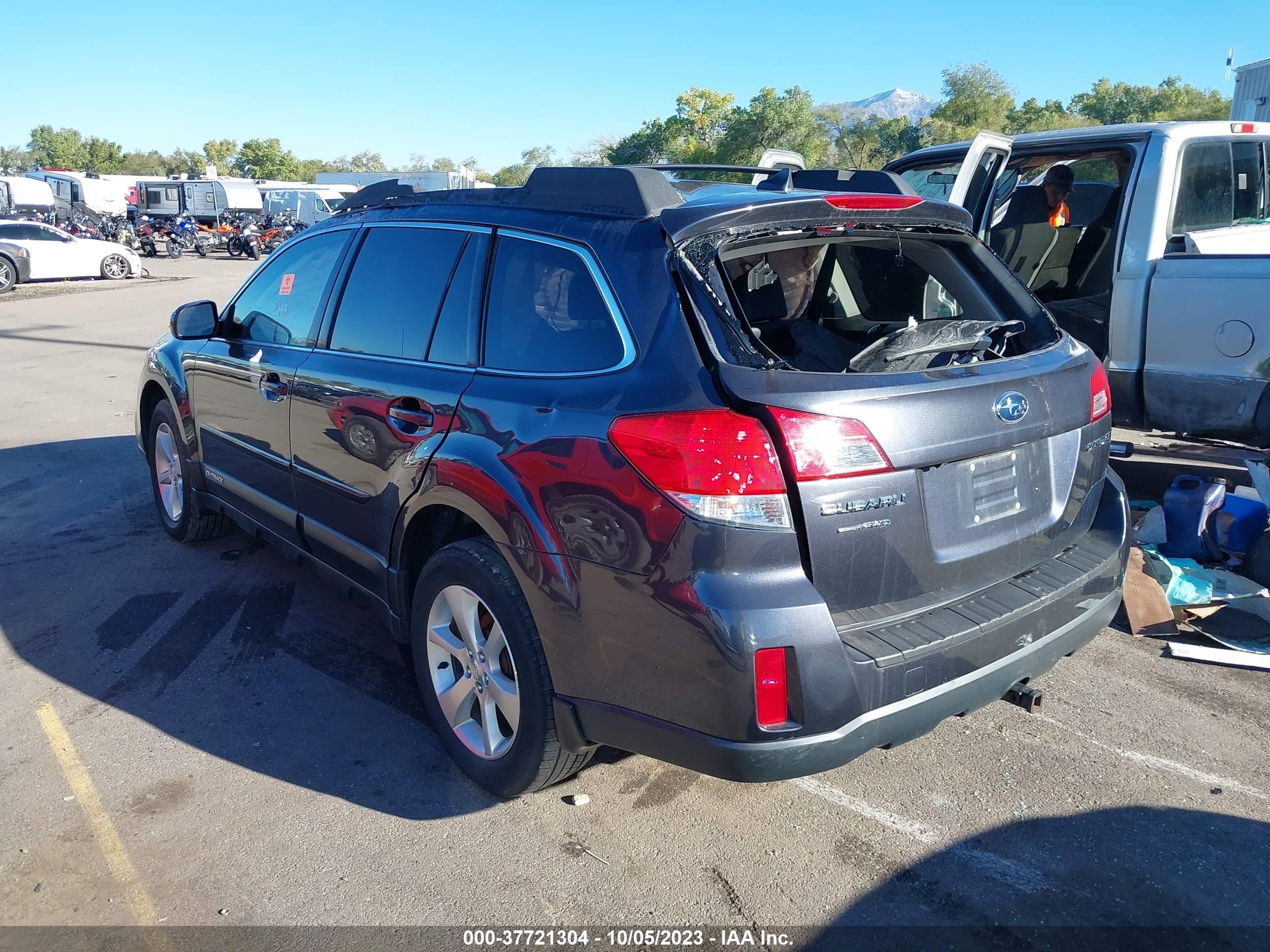 Photo 2 VIN: 4S4BRCKC8D3295744 - SUBARU OUTBACK 