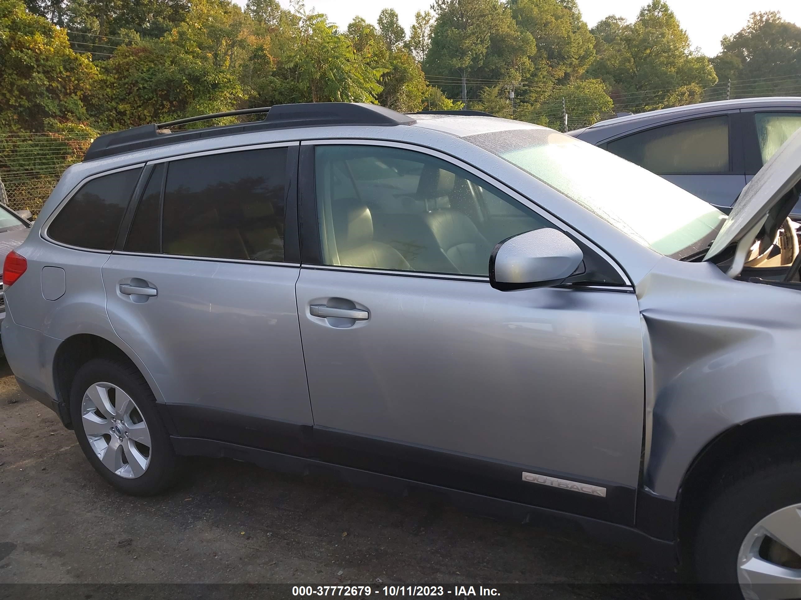 Photo 12 VIN: 4S4BRCKC9C3245689 - SUBARU OUTBACK 