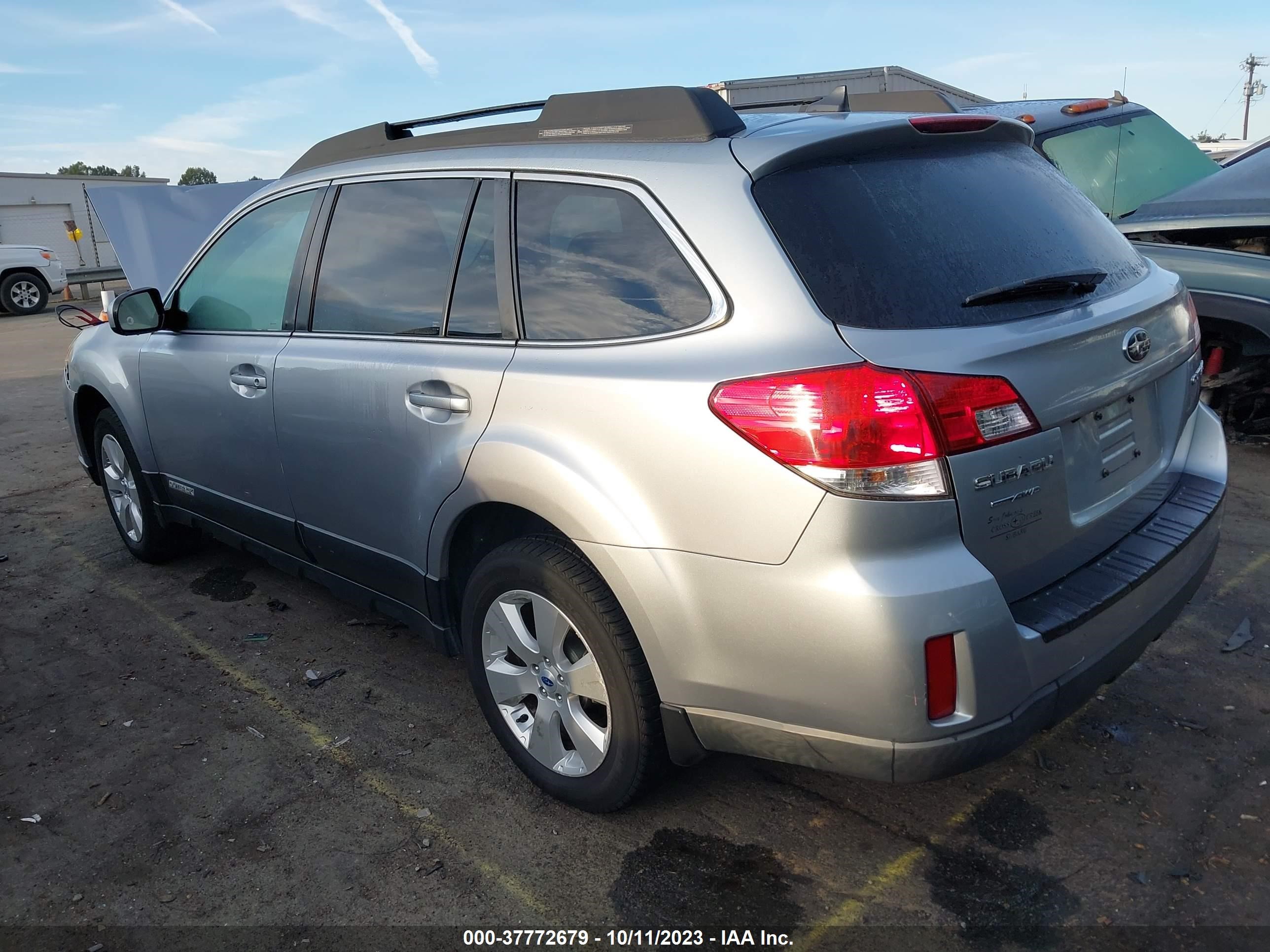 Photo 2 VIN: 4S4BRCKC9C3245689 - SUBARU OUTBACK 