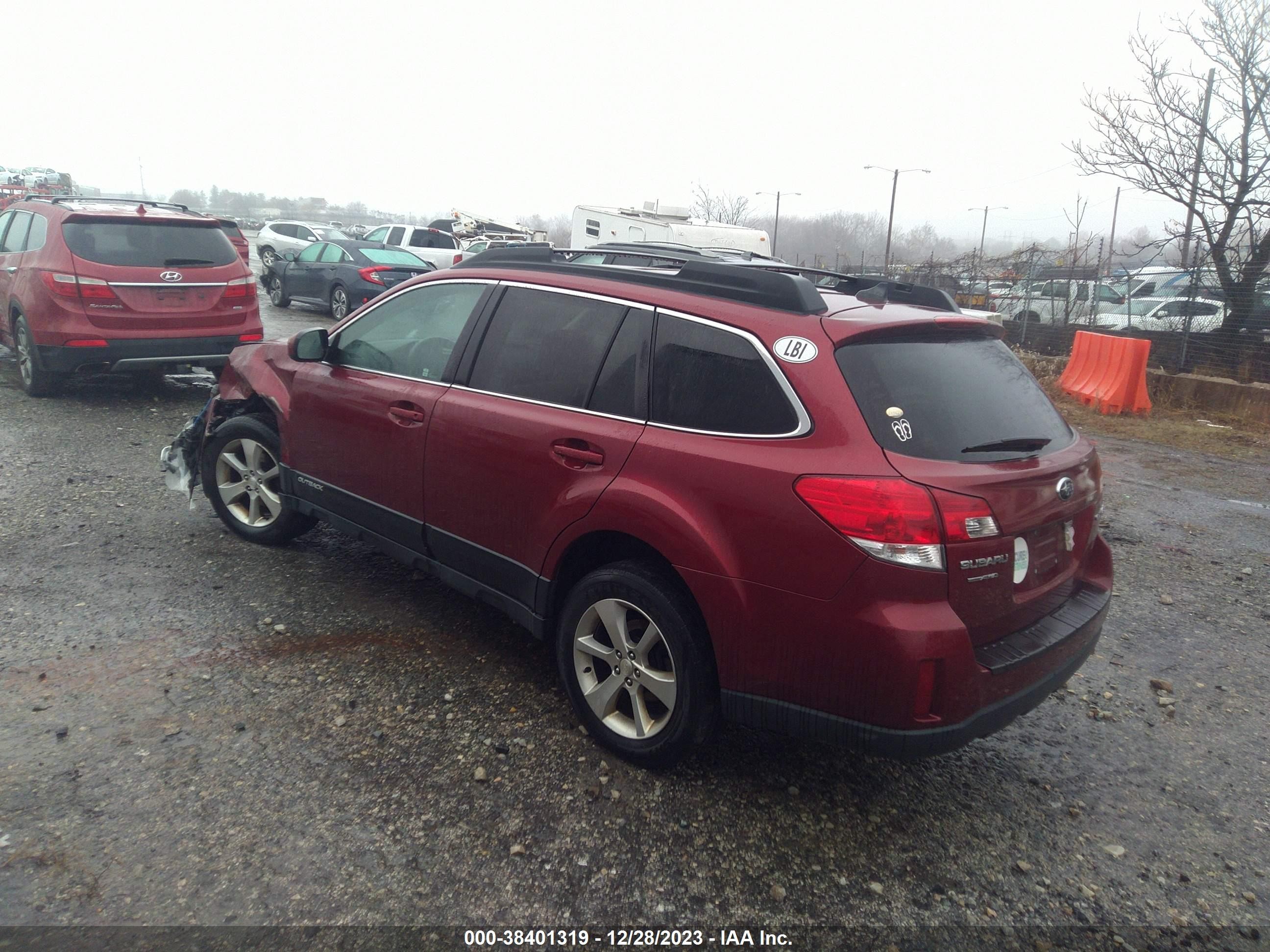 Photo 2 VIN: 4S4BRCLC2E3318323 - SUBARU OUTBACK 