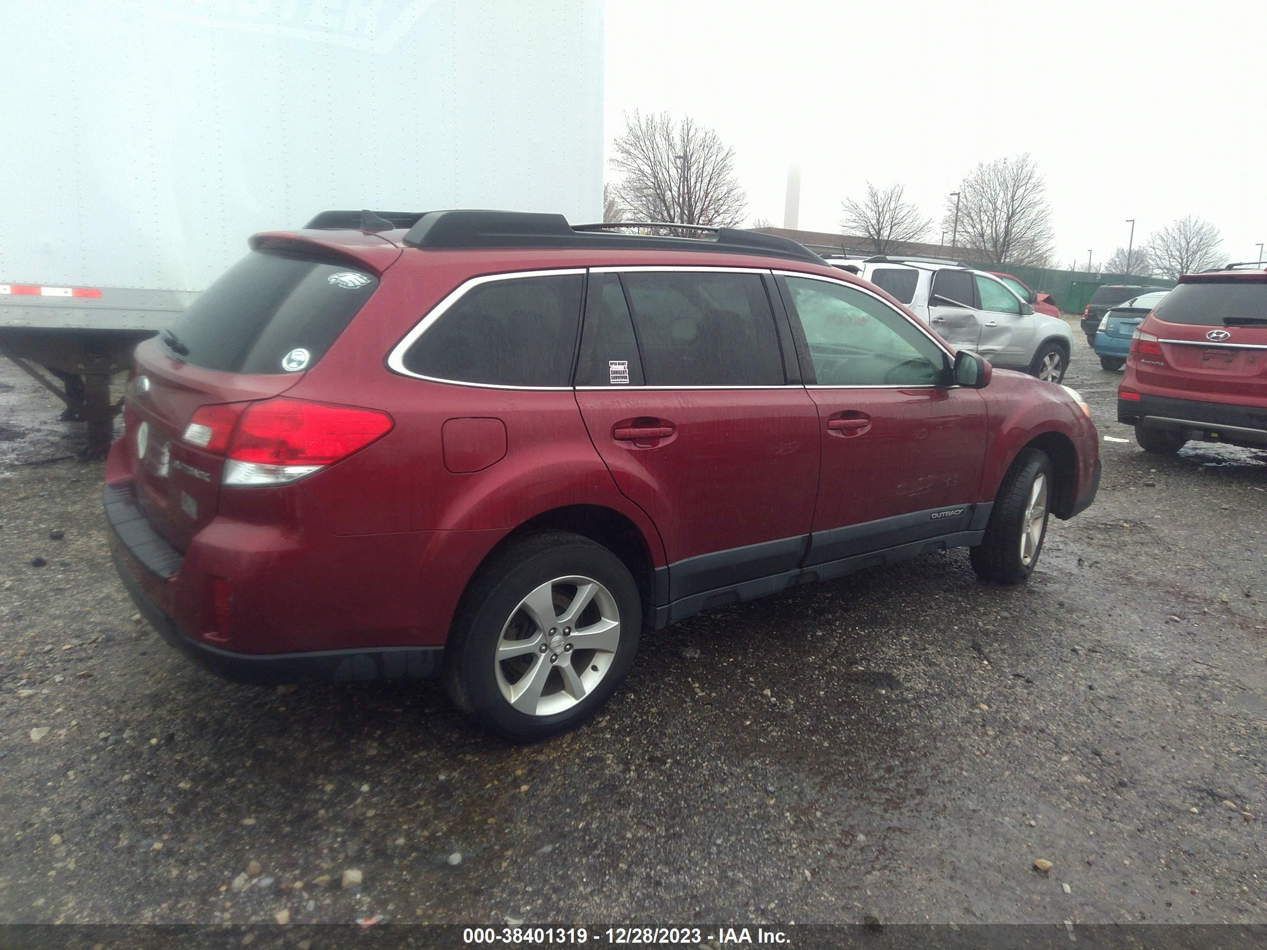 Photo 3 VIN: 4S4BRCLC2E3318323 - SUBARU OUTBACK 