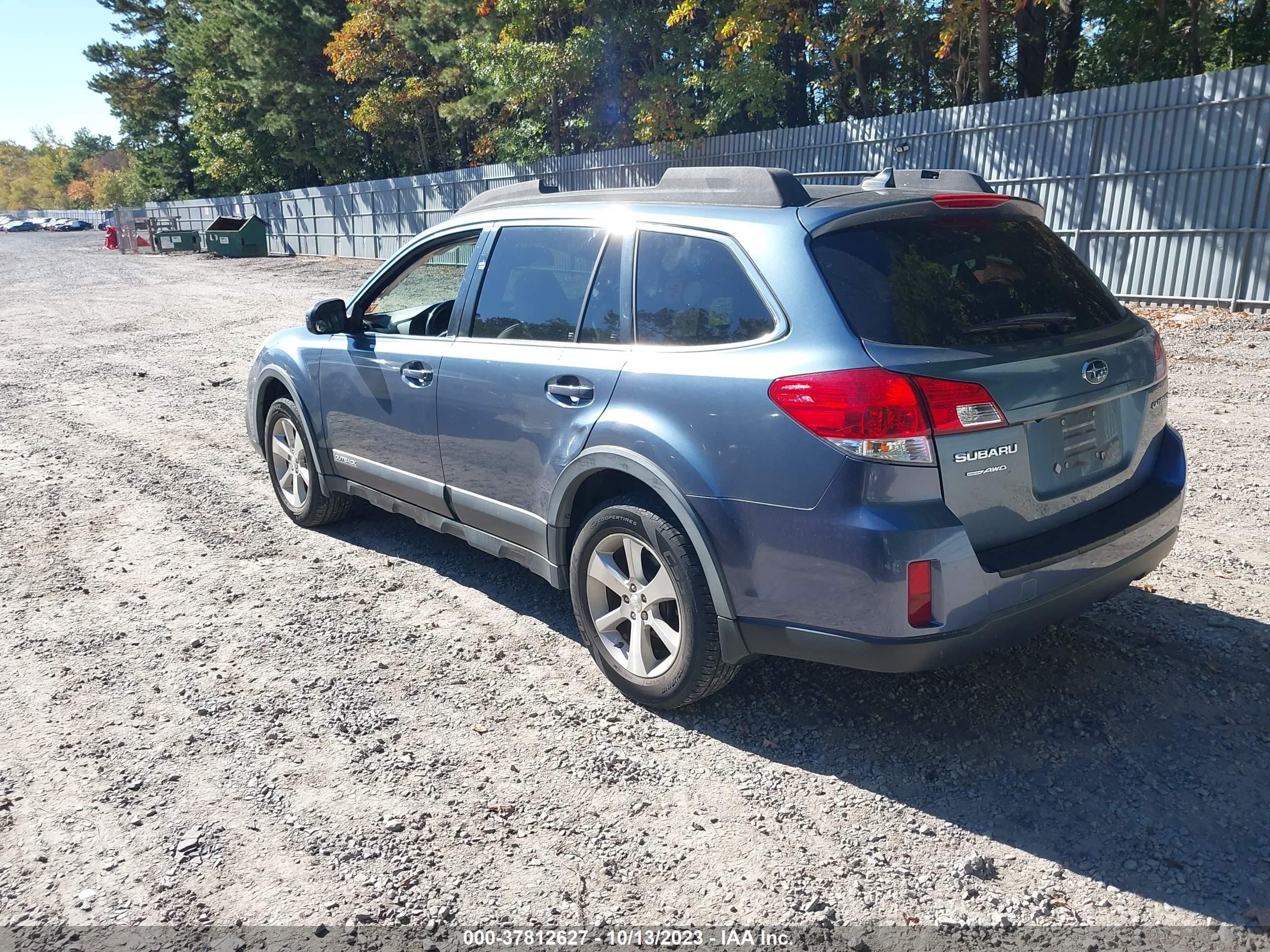 Photo 2 VIN: 4S4BRCPC3D3308800 - SUBARU OUTBACK 