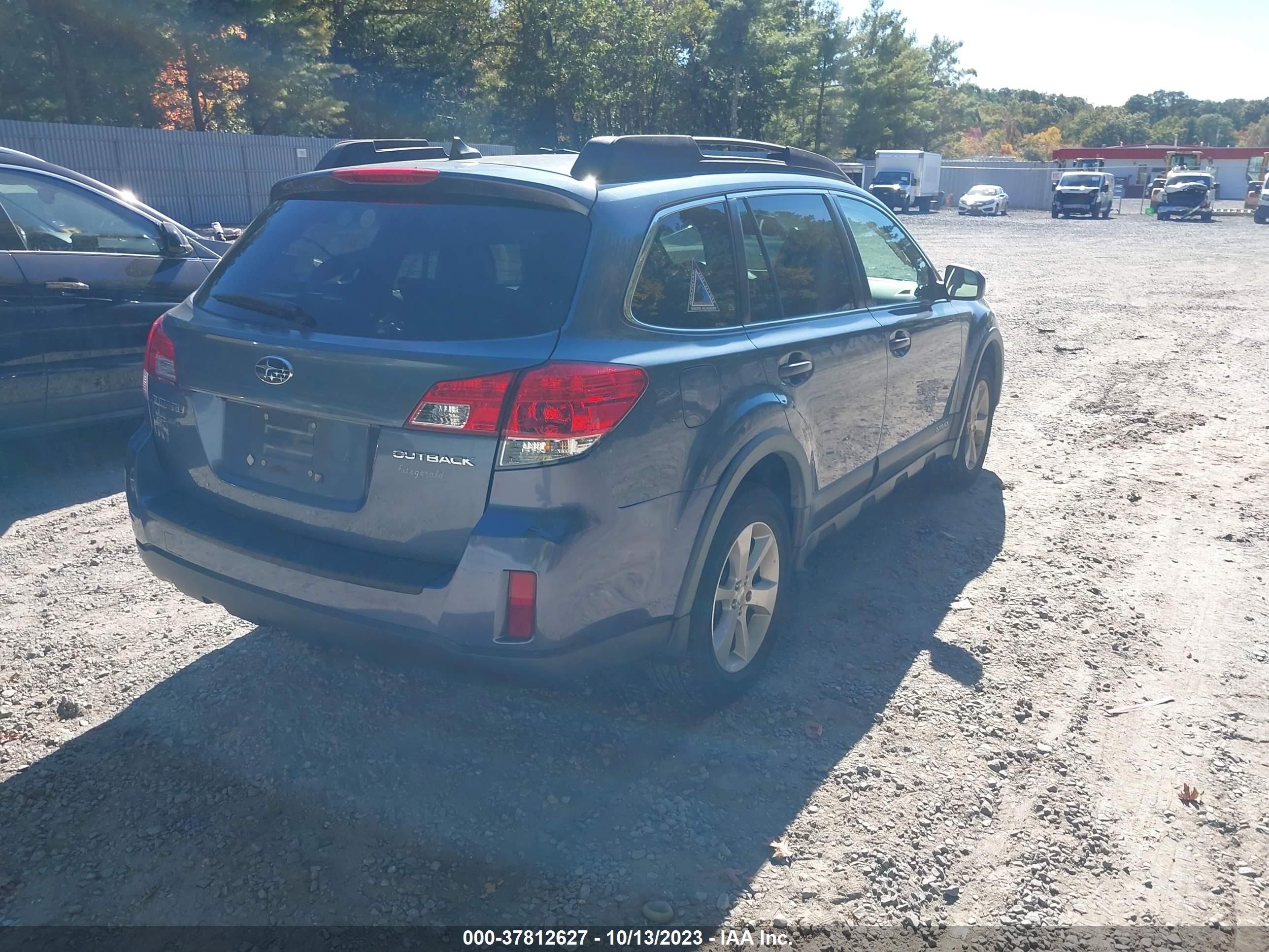 Photo 3 VIN: 4S4BRCPC3D3308800 - SUBARU OUTBACK 