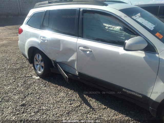 Photo 5 VIN: 4S4BRDKC7B2311392 - SUBARU OUTBACK 