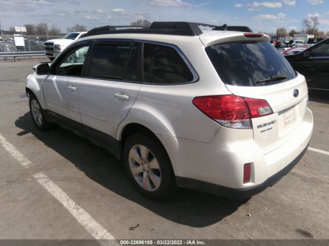 Photo 2 VIN: 4S4BRDKC8B2407211 - SUBARU OUTBACK 