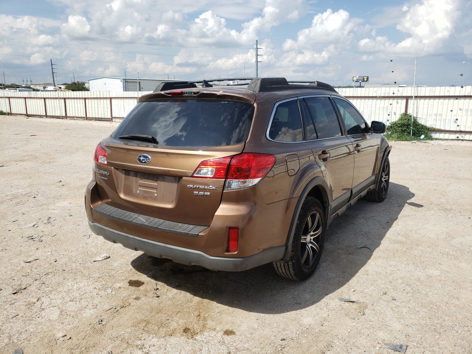 Photo 3 VIN: 4S4BRDLC5B2353140 - SUBARU OUTBACK 3. 