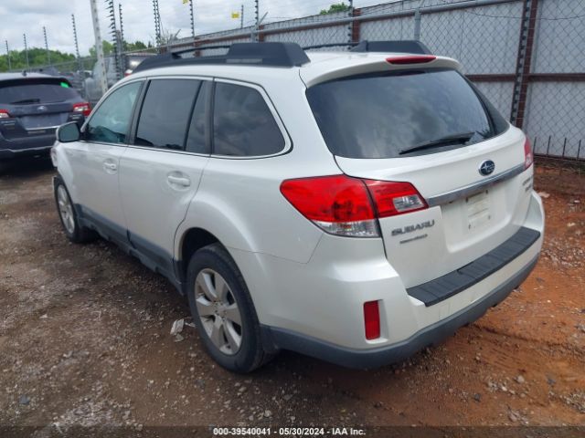 Photo 2 VIN: 4S4BRDLC5B2414244 - SUBARU OUTBACK 