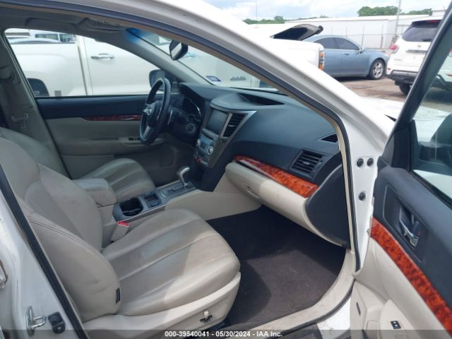 Photo 4 VIN: 4S4BRDLC5B2414244 - SUBARU OUTBACK 