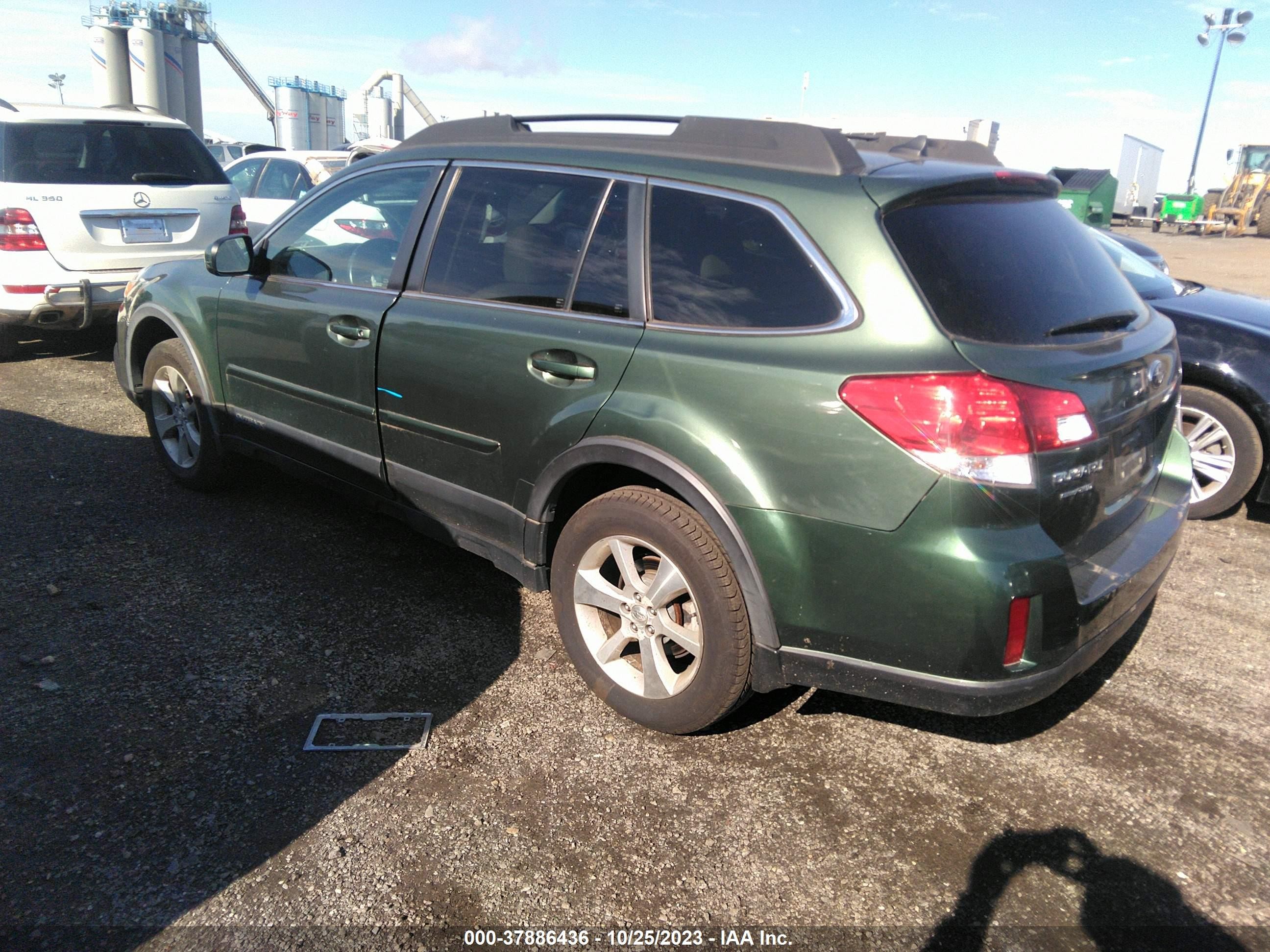 Photo 2 VIN: 4S4BRDLC8D2209584 - SUBARU OUTBACK 