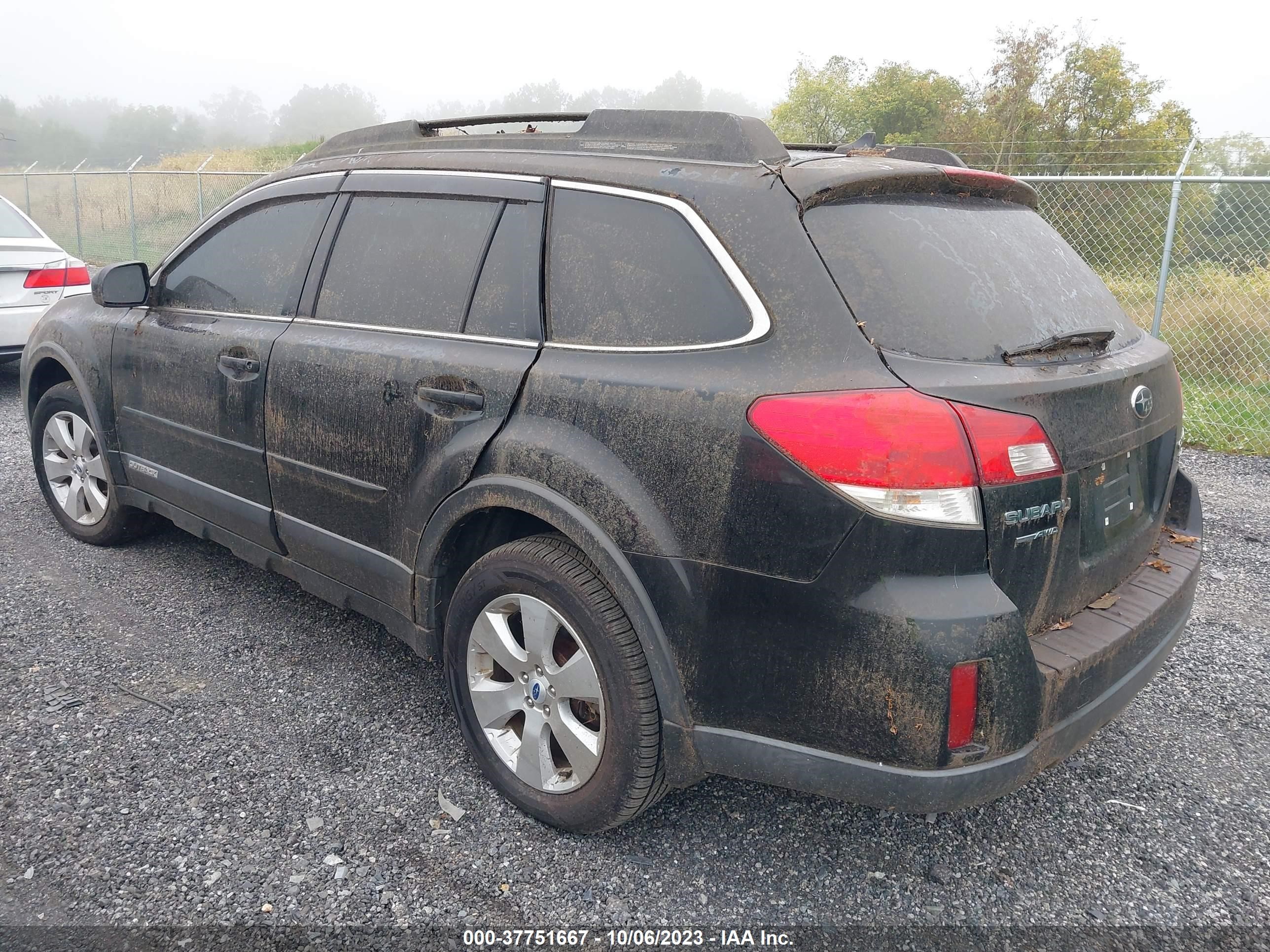 Photo 2 VIN: 4S4BRDLC9C2239563 - SUBARU OUTBACK 